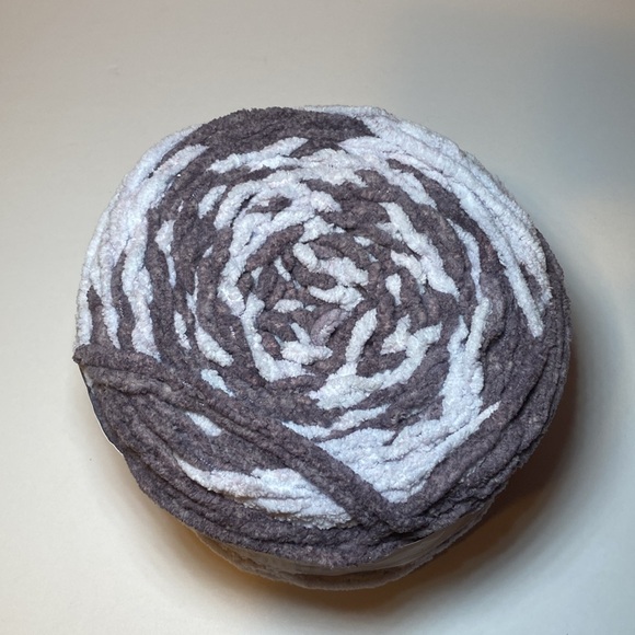 Bernat Blanket Color Pooling Yarn - Picture 8 of 9